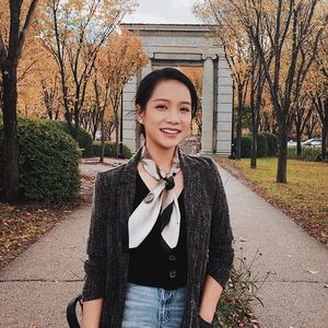 Meet your Posher, Thea